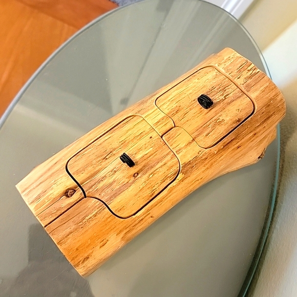 Artisan made wood trinket box - Picture 7 of 8